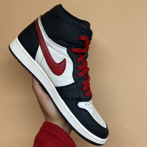 Air Jordan 1 Retro OG High Sports Illustrated “A Star Is Born” - Picture 15 of 17